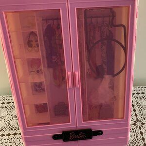 2018 Mattel Barbie Fashion Fold Out Carrying Case Pink 9 x 12 Inches 6 Hangars